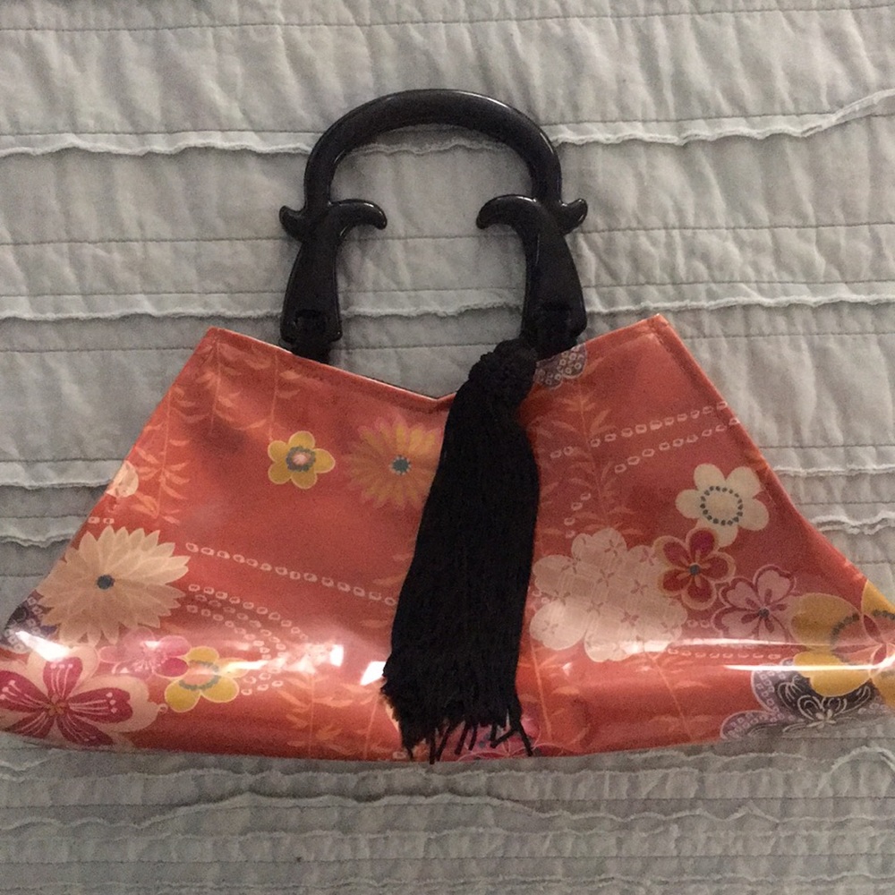Hand bag